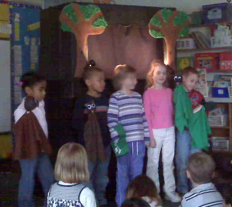 2009_04_08 Jane and cast of Wide Mouth Frog.jpg